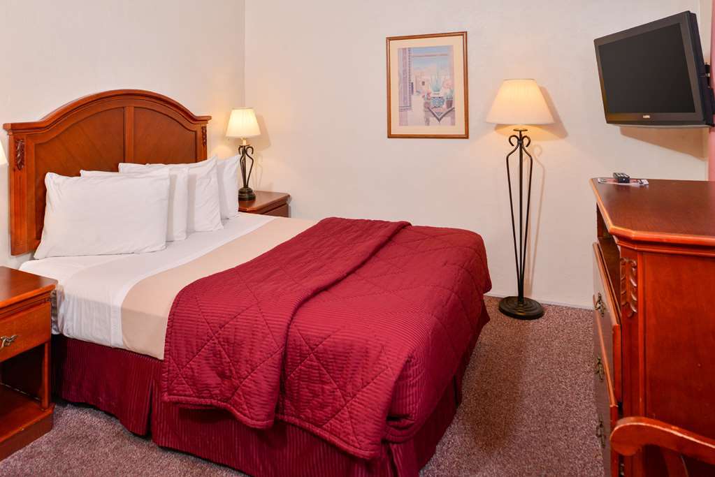 Lamplighter Inn Santa Fe Room photo